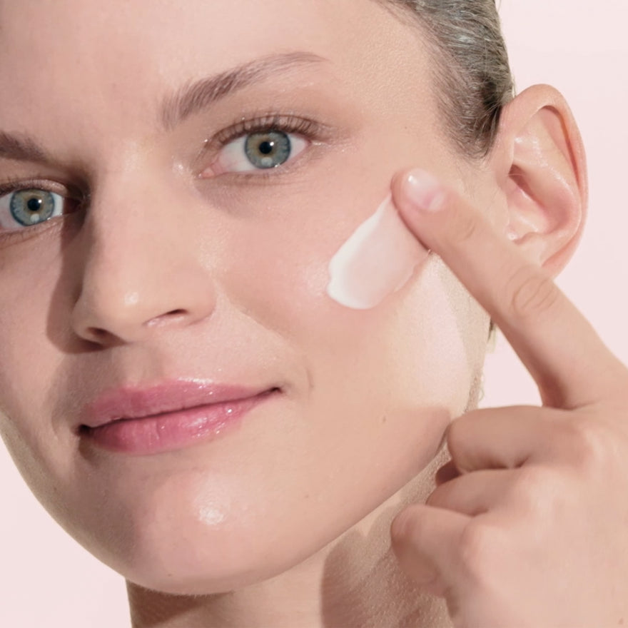 Reine des Prés Brightening Ultra-Moisturizer Rich Cream